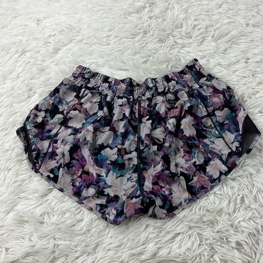 Lululemon Hotty Hot Short II *2.5